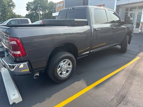 Used 2024 RAM 2500 Tradesman w/ Chrome Appearance Group AWD/4WD image 6