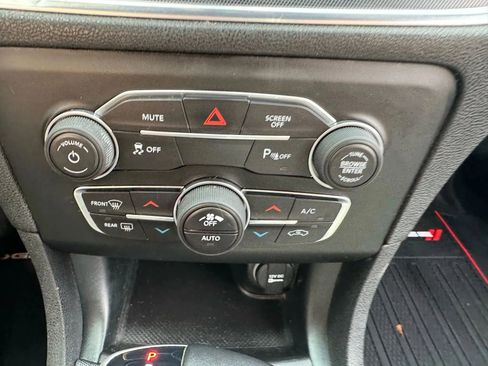 Used 2018 Dodge Charger SXT Plus RWD image 16