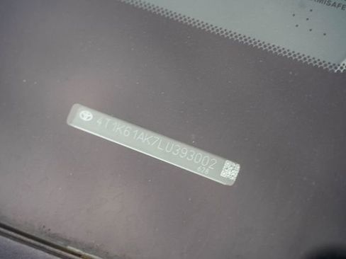 Used 2020 Toyota Camry XSE image 14