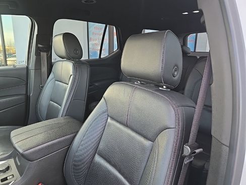 Used 2022 Chevrolet Traverse RS image 33