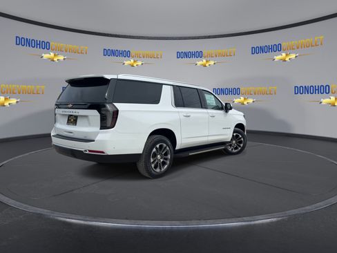 New 2026 Chevrolet Suburban LT w/ Comfort Package AWD/4WD image 8