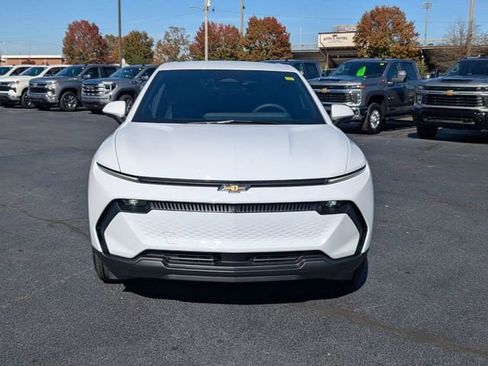 New 2026 Chevrolet Equinox EV LT image 8