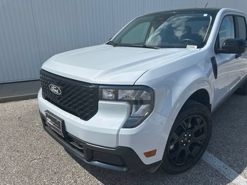 Used 2025 Ford Maverick XLT w/ XLT Luxury Package AWD/4WD image 2