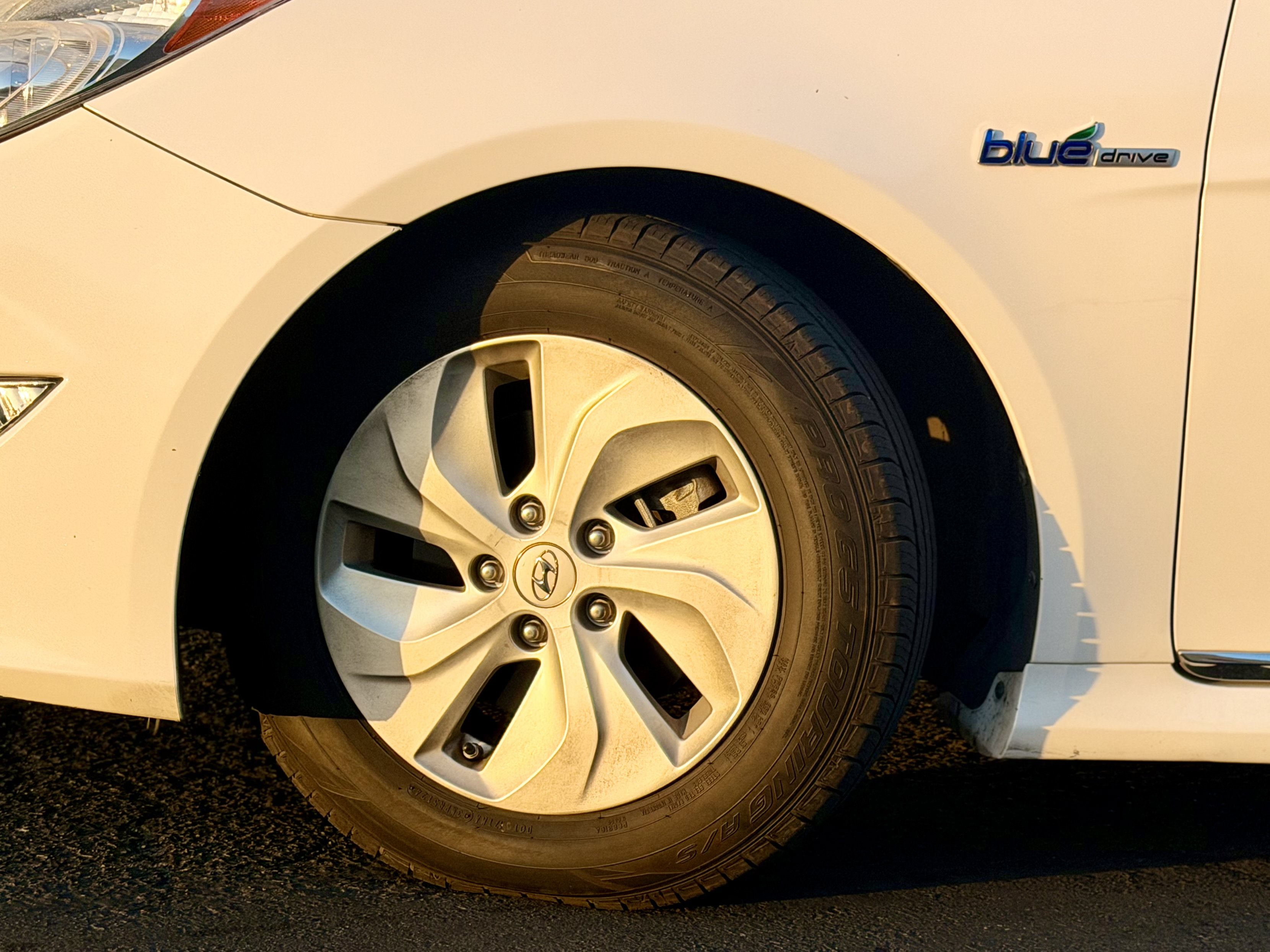 Used 2015 Hyundai Sonata Hybrid FWD image 25