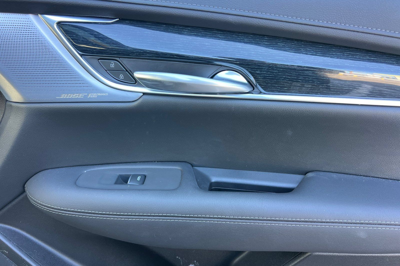 Used 2025 Cadillac XT5 Premium Luxury w/ Technology Package AWD/4WD image 20