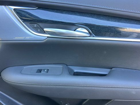 Used 2025 Cadillac XT5 Premium Luxury w/ Technology Package AWD/4WD image 20