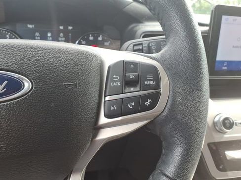 Used 2023 Ford Explorer XLT w/ Equipment Group 202A AWD/4WD image 16