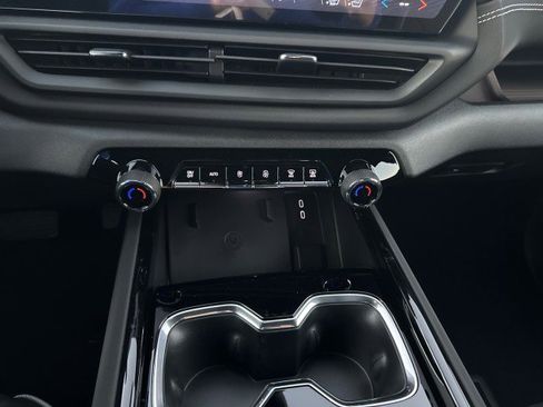 New 2025 Chevrolet Silverado EV LT image 23