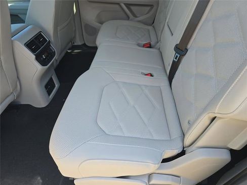 New 2026 Volkswagen Atlas SE image 12