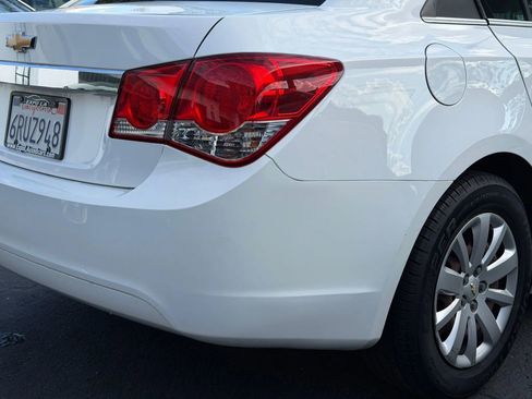 Used 2011 Chevrolet Cruze LS image 21