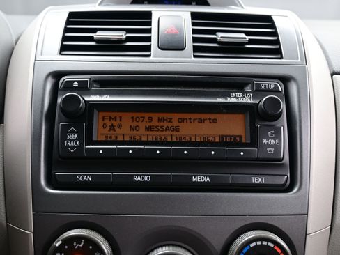 Used 2012 Toyota Corolla LE FWD image 15