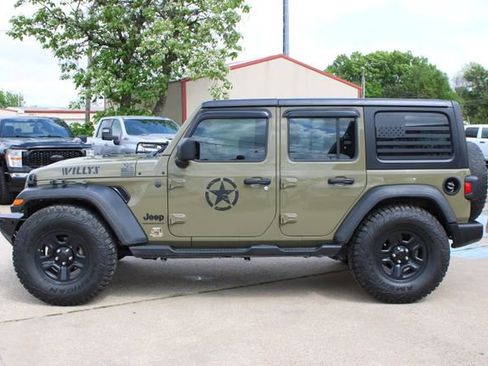 Used 2025 Jeep Wrangler Sport AWD/4WD image 6