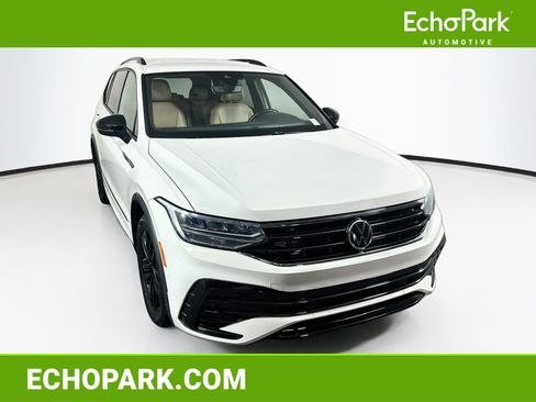 Used 2022 Volkswagen Tiguan SE R-Line FWD image 1