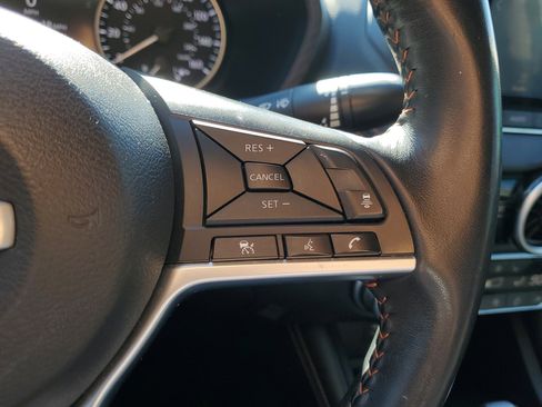 Used 2021 Nissan Sentra SR w/ SR Premium Package image 21