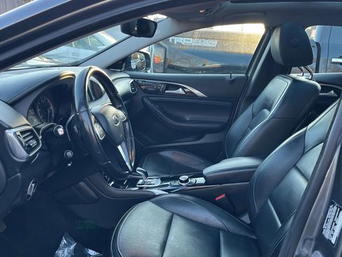 Used 2017 INFINITI QX30 Premium w/ Cargo Package AWD/4WD image 9