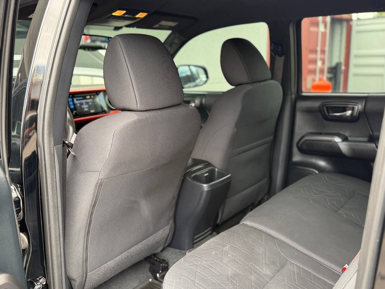 Used 2017 Toyota Tacoma TRD Sport w/ Tow Package AWD/4WD image 26