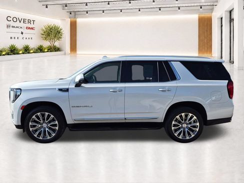 Used 2021 GMC Yukon Denali w/ LPO, Illumination Package AWD/4WD image 9