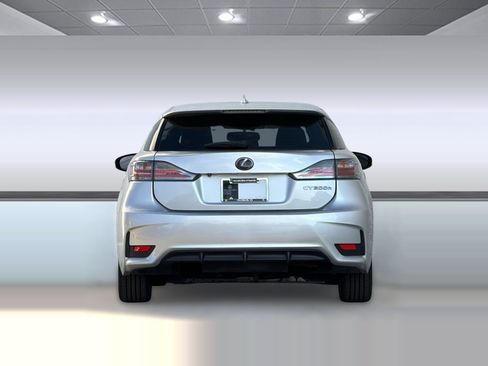 Used 2015 Lexus CT 200h w/ Navigation Package FWD image 10