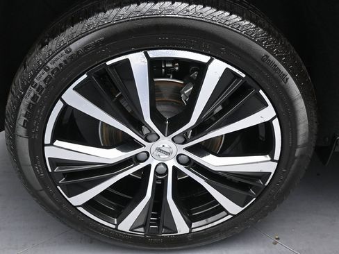 Used 2023 Volvo XC60 B5 Plus image 39