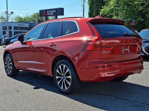Used 2023 Volvo XC60 B5 Core AWD/4WD image 4