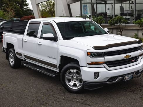 Used 2018 Chevrolet Silverado 1500 LT w/ All Star Edition AWD/4WD image 2