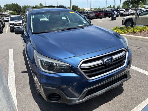 Used 2019 Subaru Outback 2.5i AWD/4WD image 2