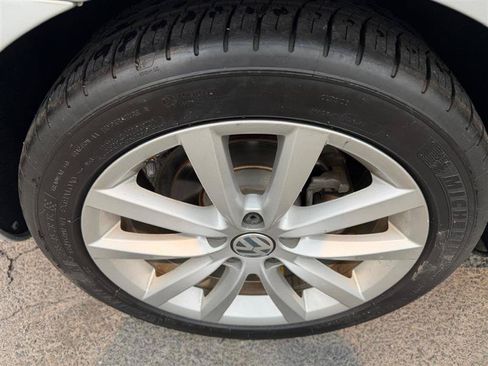 Used 2014 Volkswagen Eos Komfort FWD image 25