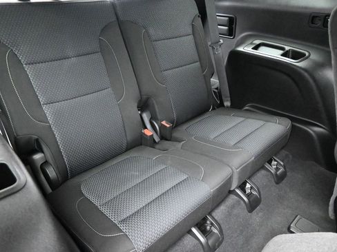 Used 2023 GMC Acadia SLE w/ Driver Convenience Package image 34