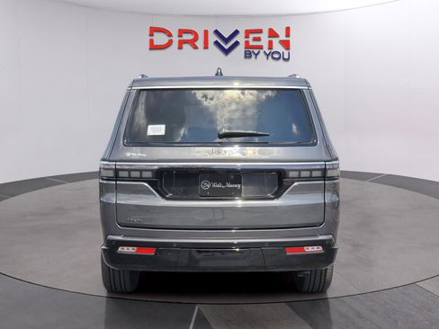 New 2026 Jeep Grand Wagoneer L 4WD w/ Premium Group I image 4