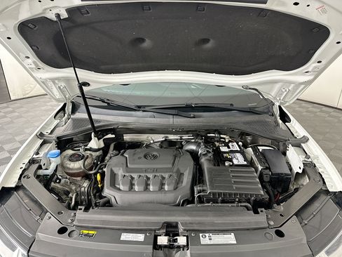 Used 2018 Volkswagen Tiguan SE FWD image 32