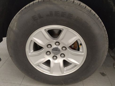 Used 2014 Chevrolet Silverado 1500 LT image 31