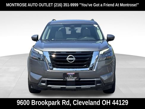 Used 2023 Nissan Pathfinder SV AWD/4WD image 11