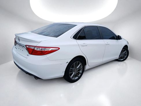Used 2017 Toyota Camry SE FWD image 6