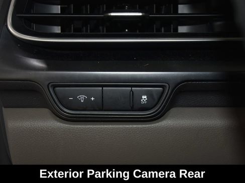 Used 2025 Kia Carnival FWD image 12