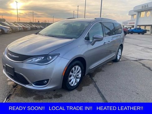 Used 2019 Chrysler Pacifica Touring-L w/ Advanced Safetytec Group FWD image 6