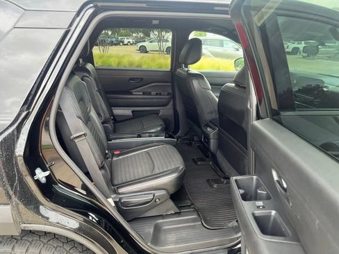 Used 2024 Nissan Pathfinder Rock Creek AWD/4WD image 17