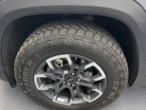 Used 2025 Chevrolet Equinox ACTIV image 35