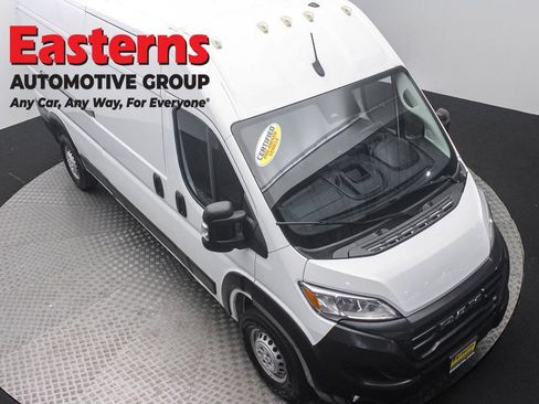 Used 2025 RAM ProMaster 2500 w/ Convenience Group FWD image 3