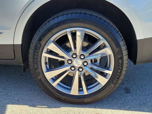 Used 2025 Cadillac XT5 Premium Luxury image 14