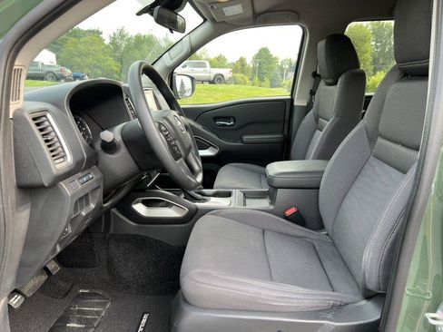 Used 2024 Nissan Frontier SV w/ Technology Package AWD/4WD image 3