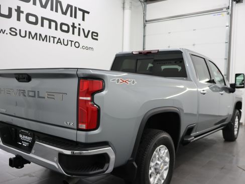 Used 2024 Chevrolet Silverado 2500 LTZ w/ LTZ Premium Package AWD/4WD image 4