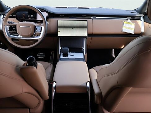 New 2026 Land Rover Range Rover Long Wheelbase SE image 13