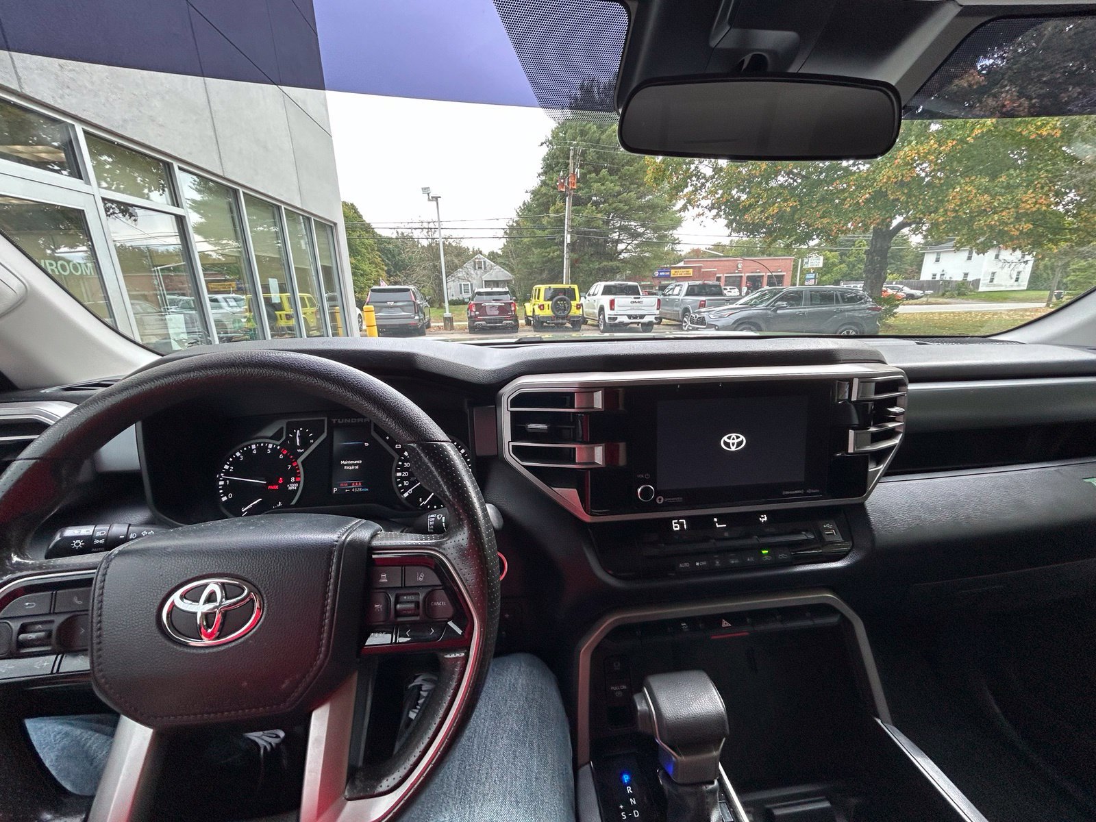 Used 2022 Toyota Tundra SR5 w/ SR5 Convenience Package AWD/4WD image 14