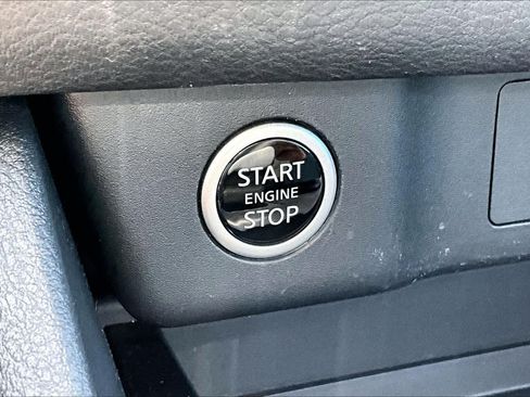 Used 2021 Nissan Rogue S FWD image 31