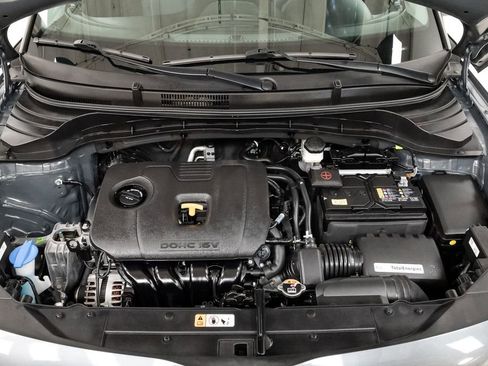 Certified 2025 Kia Soul LX w/ LX Technology Package FWD image 3