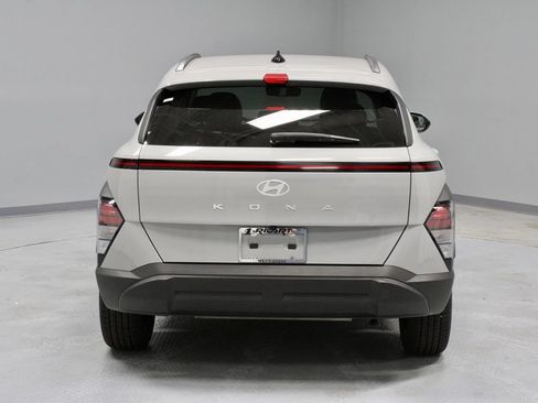 Certified 2025 Hyundai Kona SEL FWD image 12