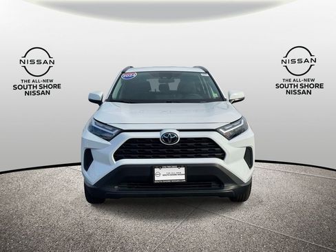 Used 2024 Toyota RAV4 XLE AWD/4WD image 2