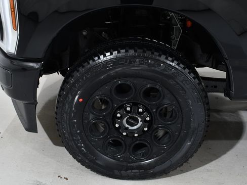 New 2026 Ford F350 Lariat w/ Black Appearance Package image 25