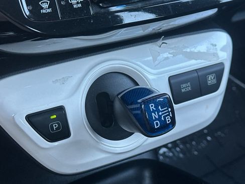 Used 2017 Toyota Prius Two FWD image 21
