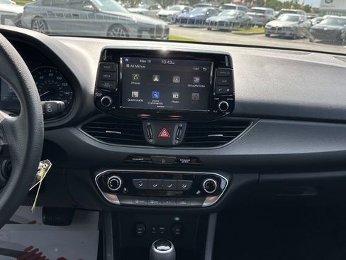 Used 2018 Hyundai Elantra GT FWD image 30